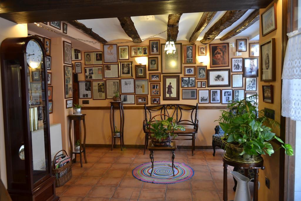 Hostal Santa Agueda Tarazona Exterior photo
