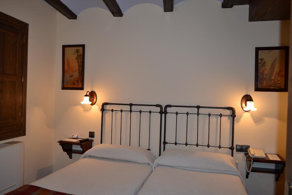 Hostal Santa Agueda Tarazona Exterior photo